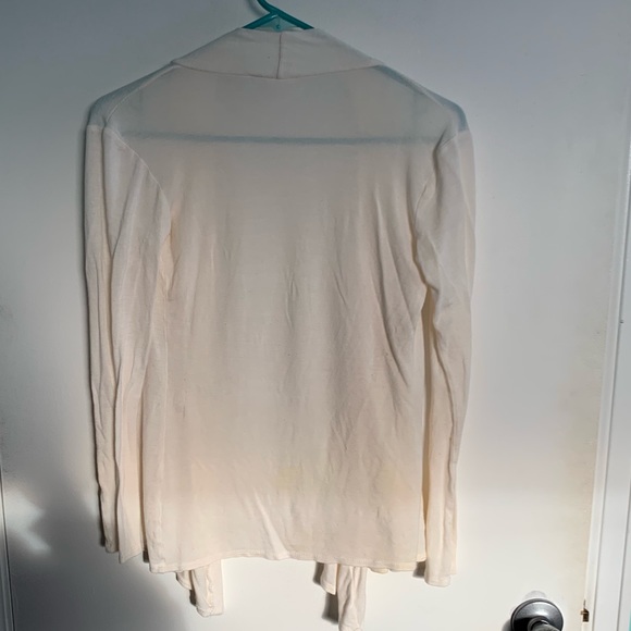 🌺 Free w. Purchase Off White Lightweight Cardigan - Picture 4 of 5